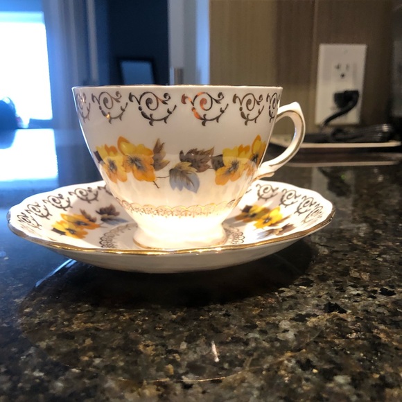 Vintage Clolclough England 8311 Footed Cup & Saucer 8oz with Yellow Gold Accents - Picture 2 of 8